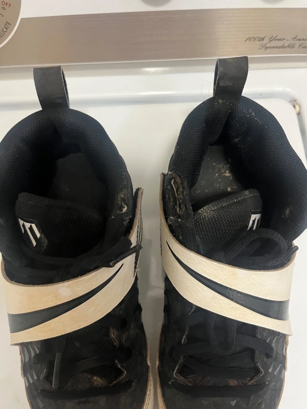 Nike Fast Flex Trout 27 Cleats 4Y
